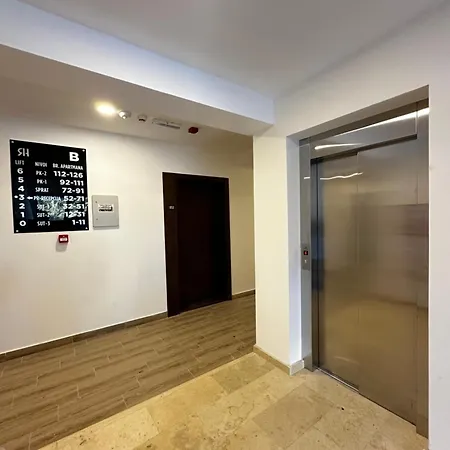 Woodland B65 Hill Apartment