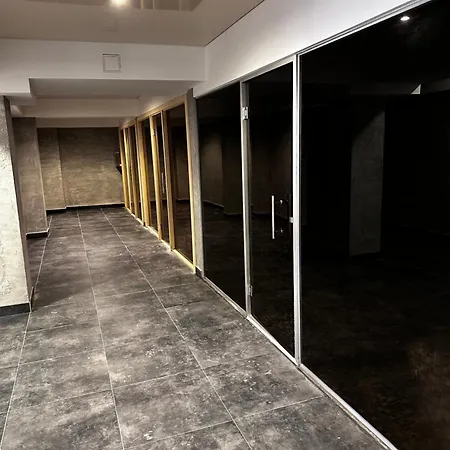 Woodland B65 Hill Apartment *